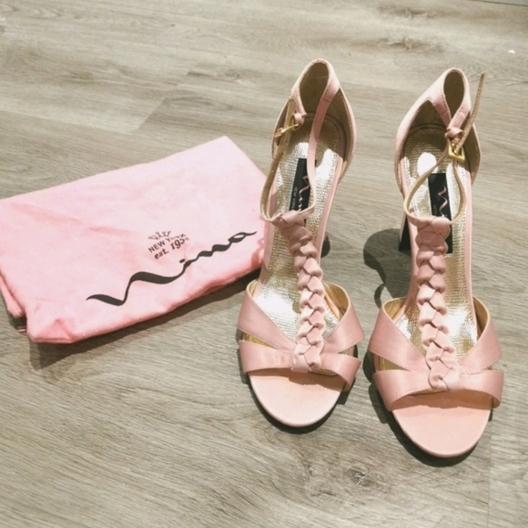 Nordstrom Nina ballet pink satin T strap heel - Picture 3 of 9